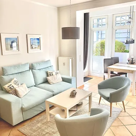 Apartment Palais Am Park - 14-10 Kuehlungsborn